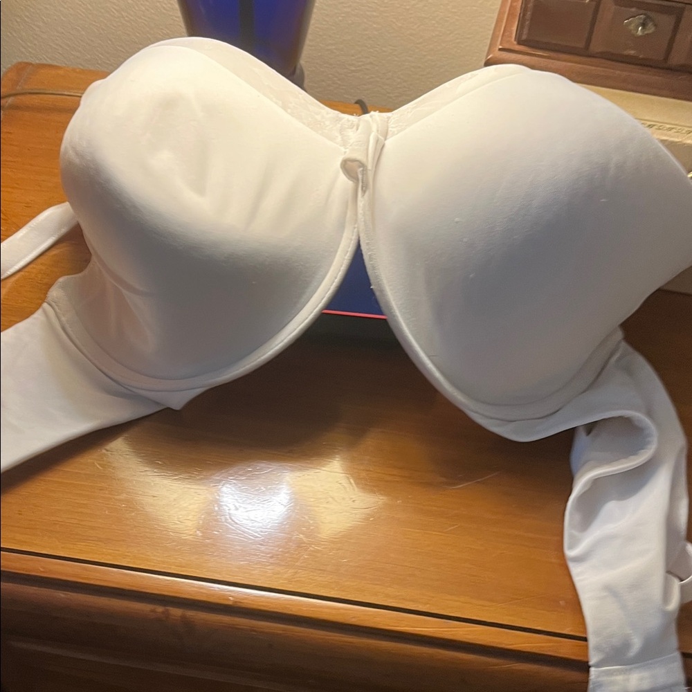Warner's Elegant Cream Strapless Bra